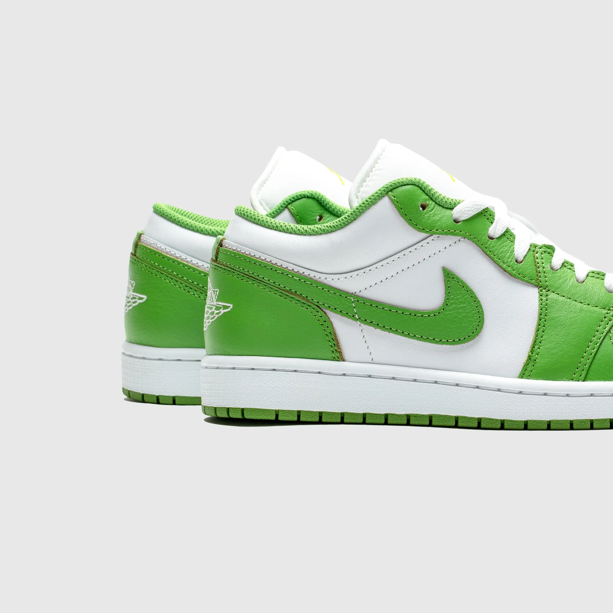 AIR JORDAN 1 LOW SE "CHLOROPHYLL"