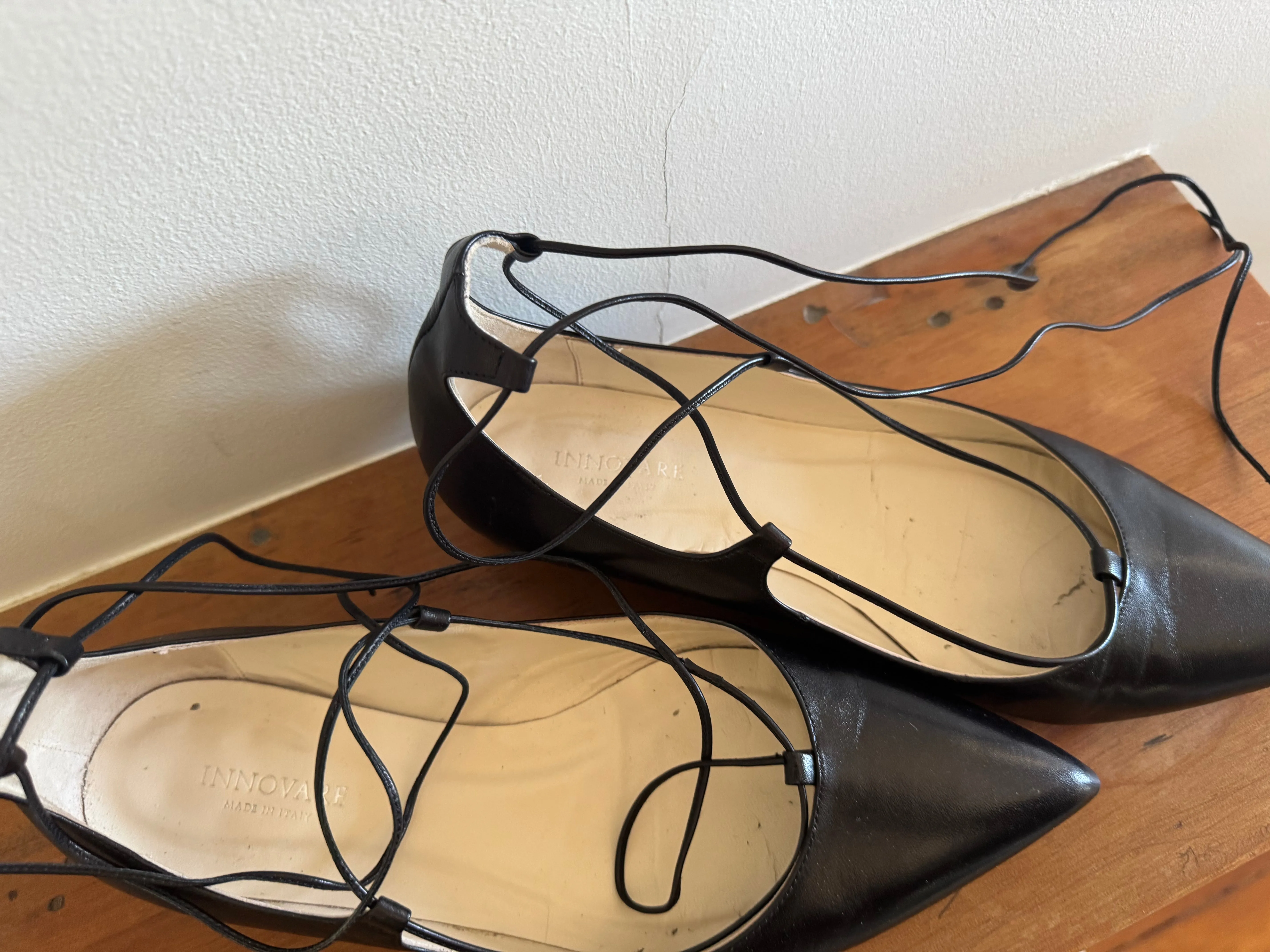 Innovare Tie up Pointy Toe Flats - Size 40