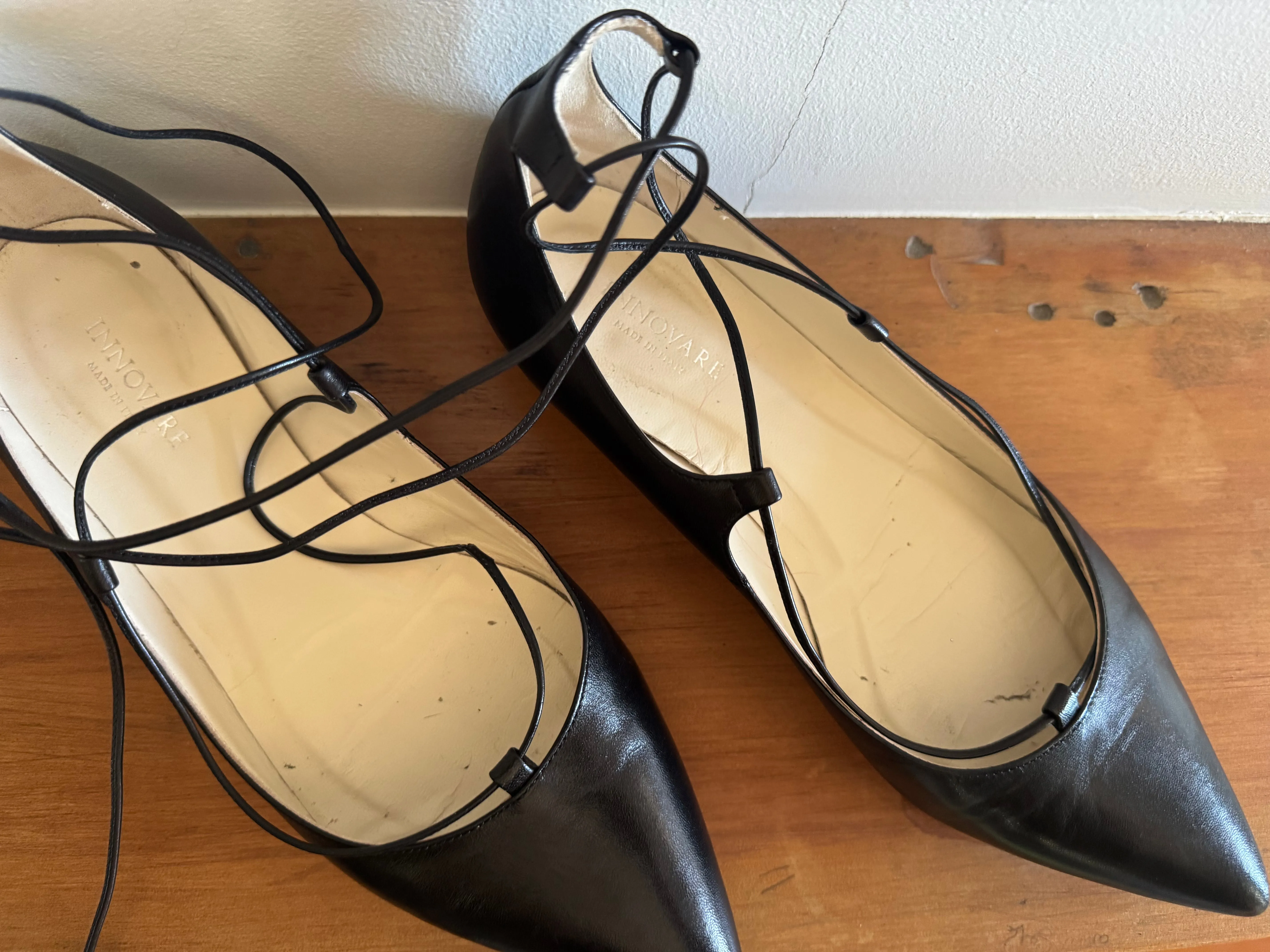 Innovare Tie up Pointy Toe Flats - Size 40