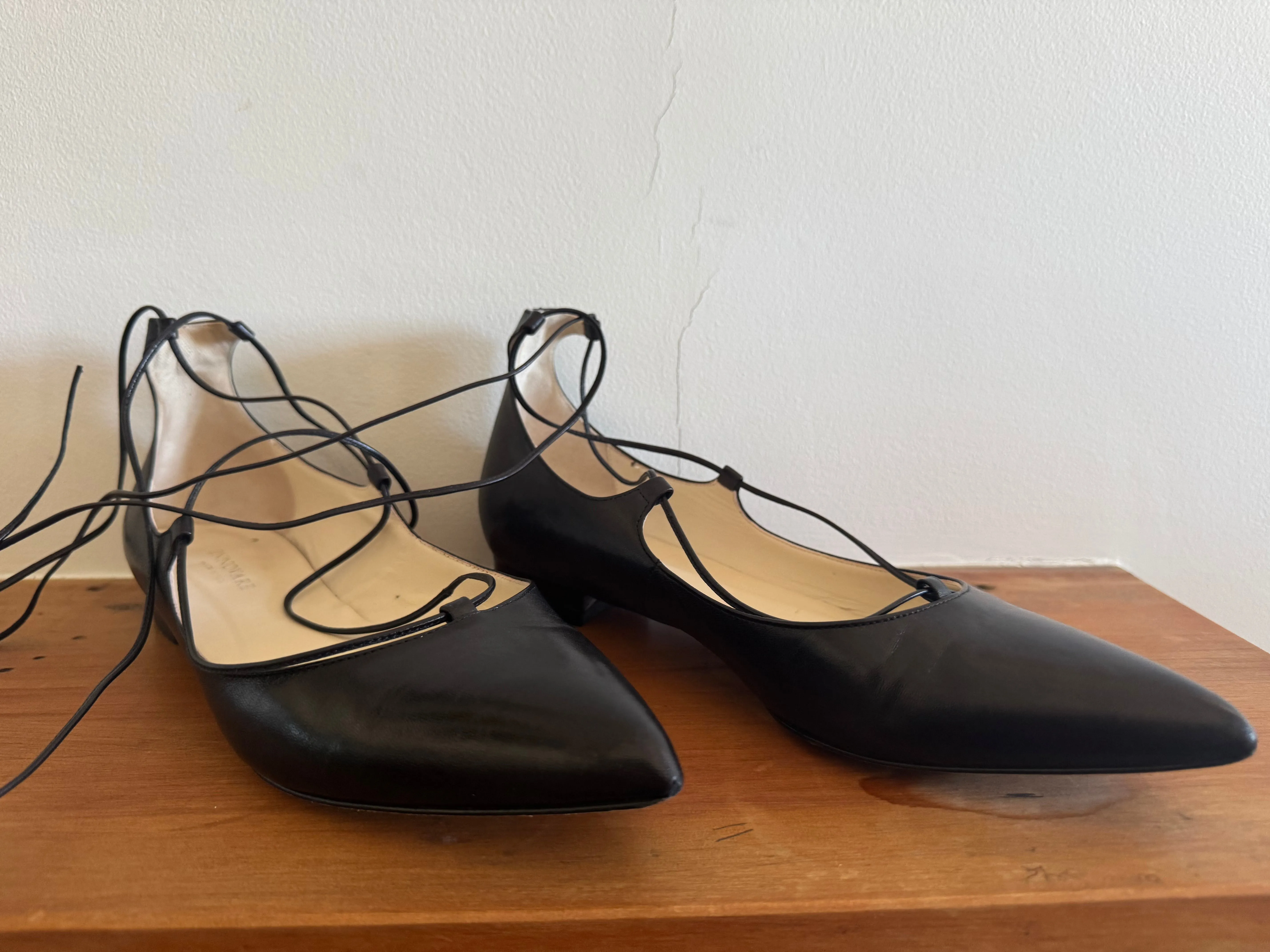 Innovare Tie up Pointy Toe Flats - Size 40