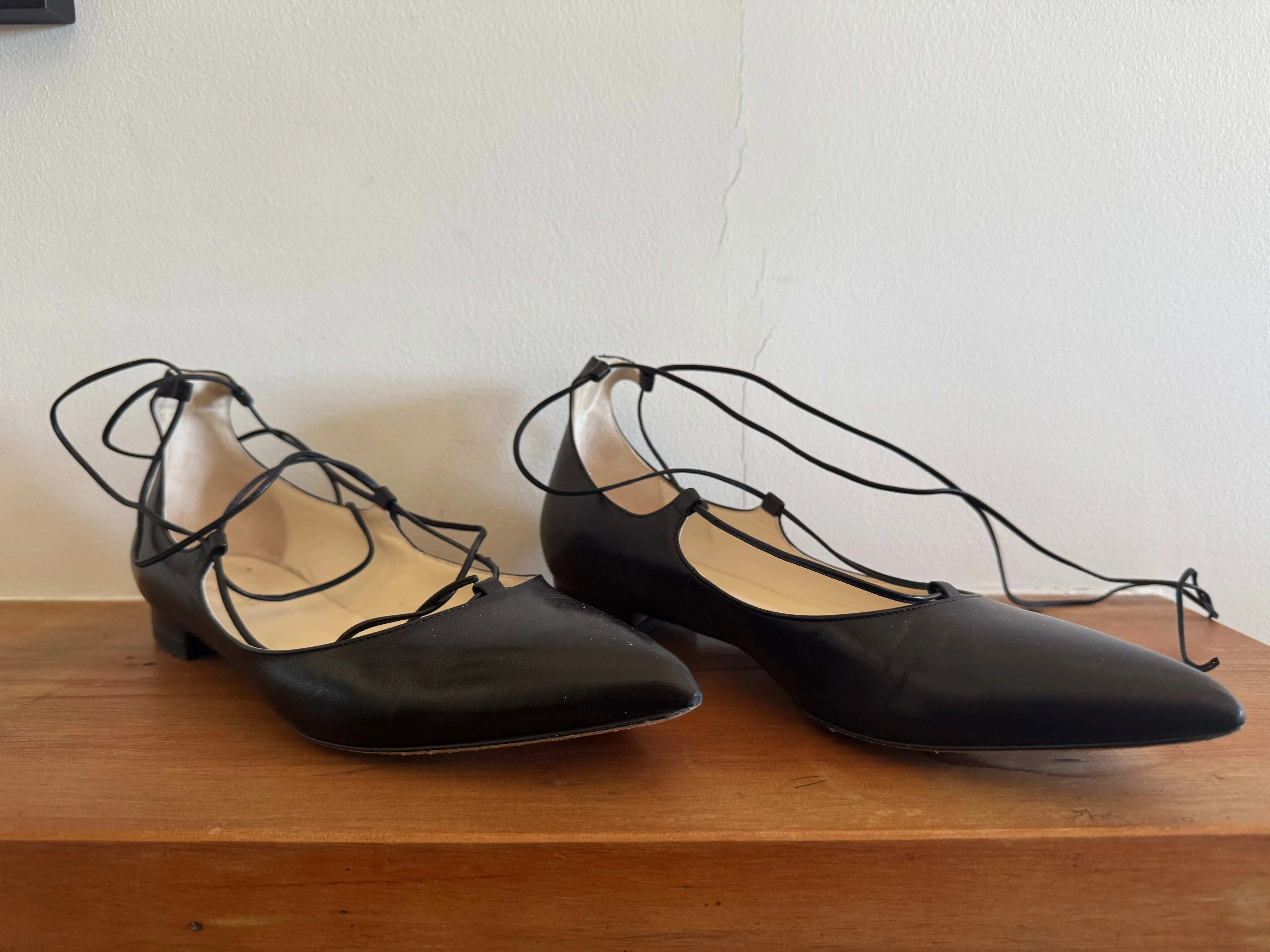 Innovare Tie up Pointy Toe Flats - Size 40
